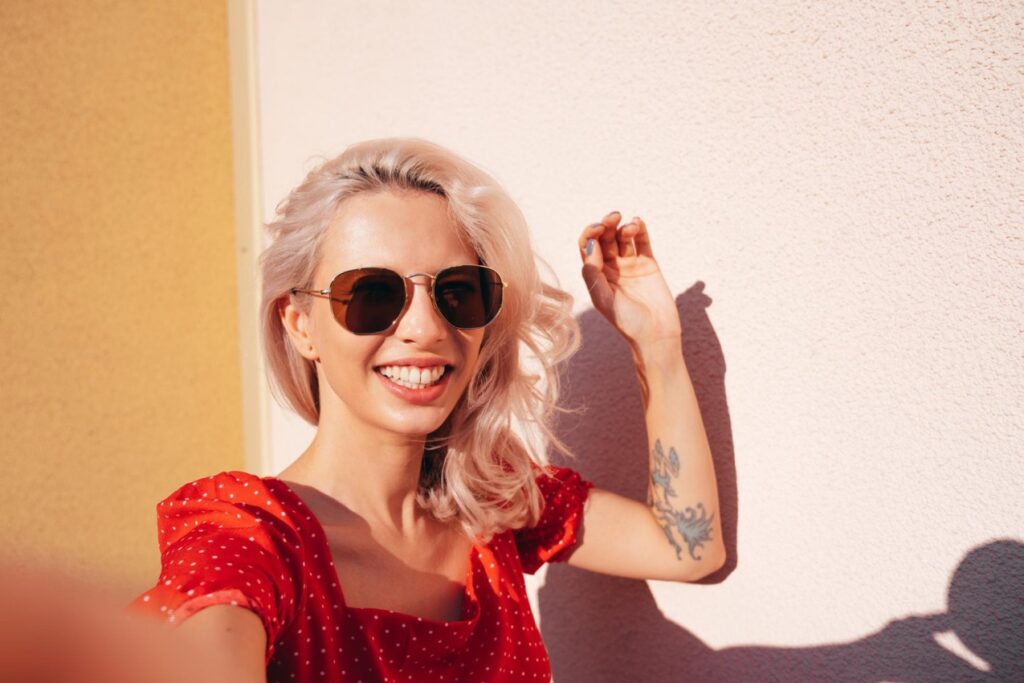 Witajcie w świecie, gdzie moda spotyka się z funkcjonalnością pod promieniami słońca